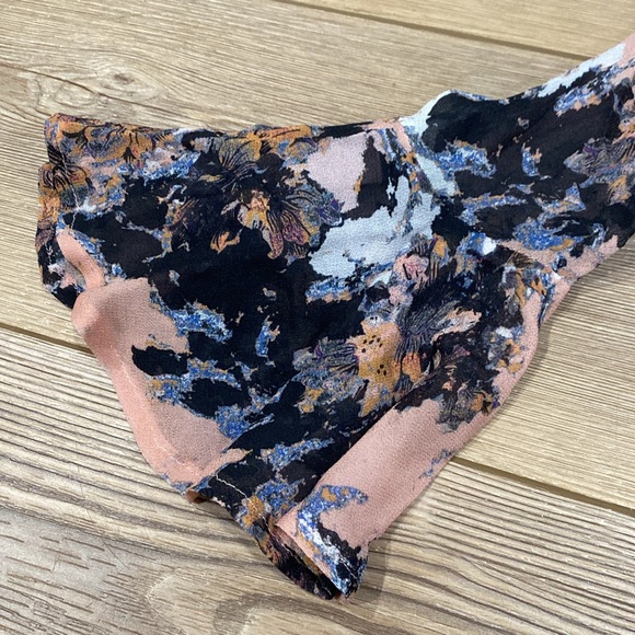 NWT IRO paradon floral blouse from France Size 36 Small - Picture 4 of 6